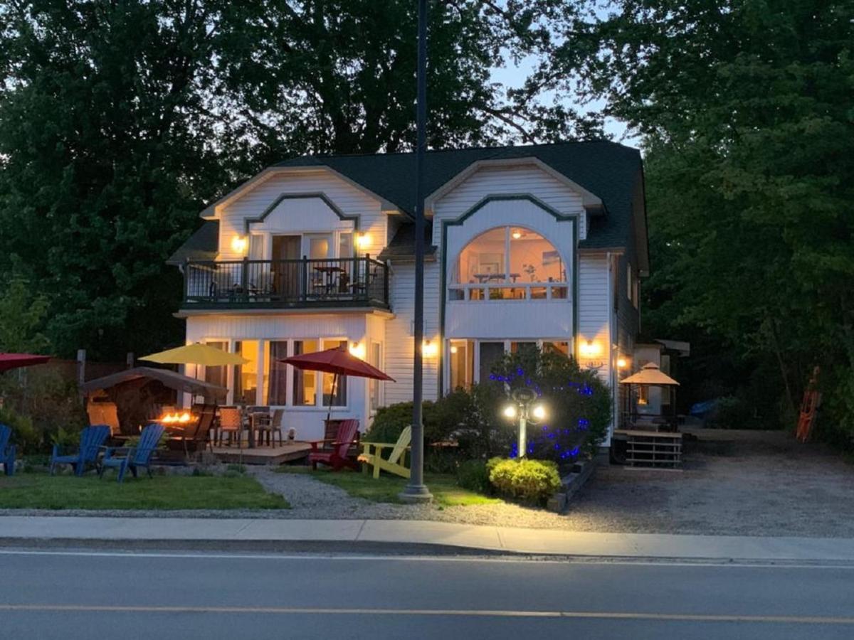 Kokomo INN Bed&Breakfast Ottawa-Gatineau's Only Tropical Riverfront B&B on the National Capital Cycling Pathway Route Verte #1 - for Adults Only - Chambre d'hôtes tropical aux berges des Outaouais BnB #17542O Exterior foto